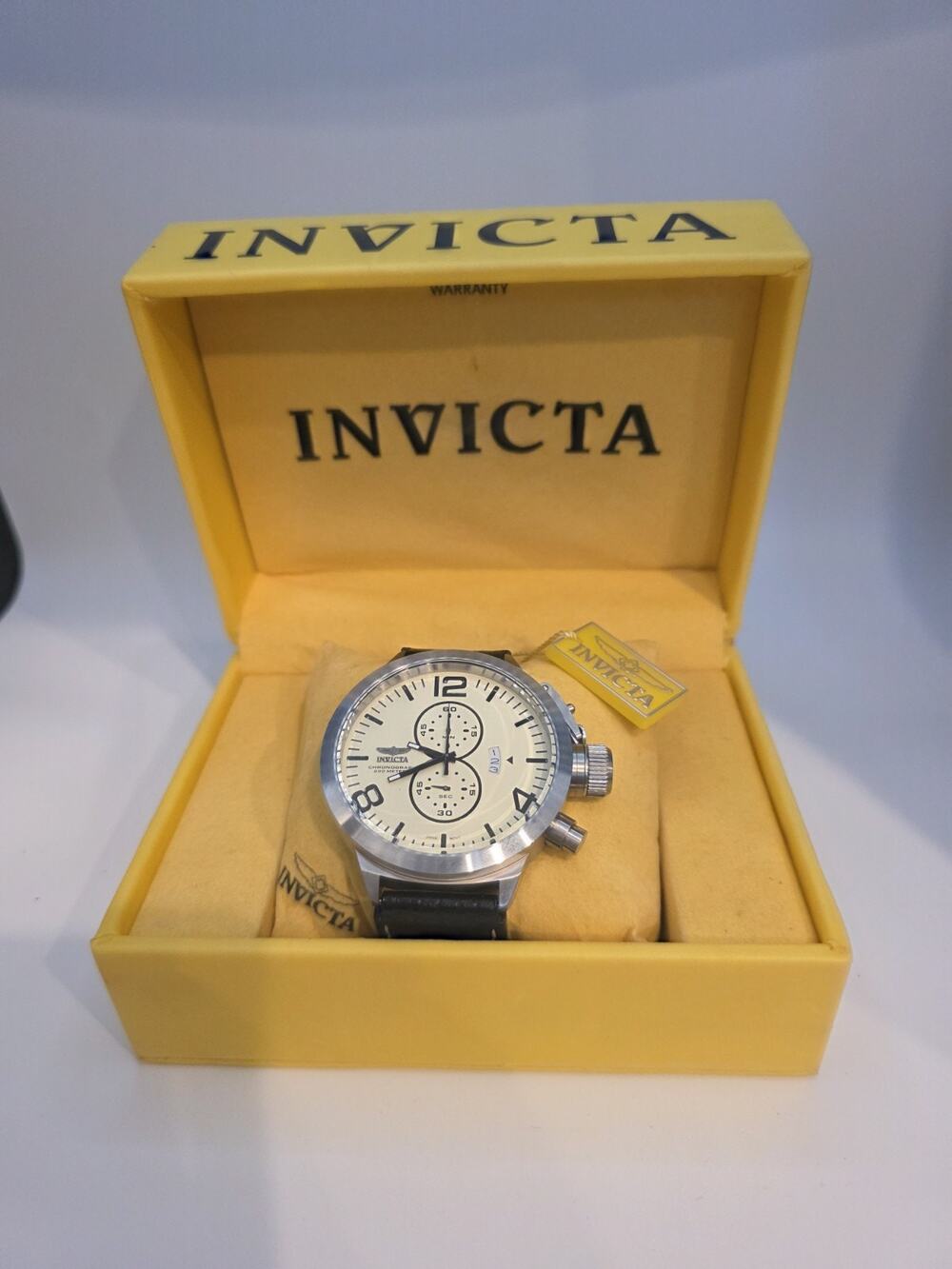 Rare Invicta 8449 Men’s Chronograph Watch New Old Stock Black Leather 200M WR